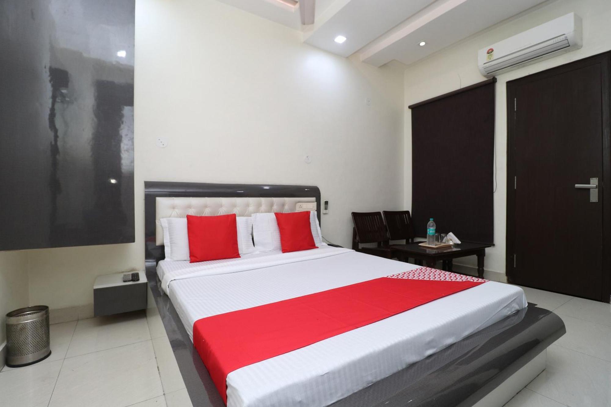 לודהיאנה Oyo 29637 Hotel Kakkar מראה חיצוני תמונה