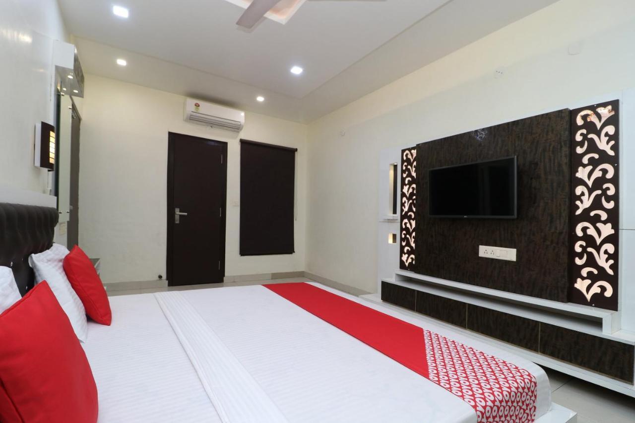 לודהיאנה Oyo 29637 Hotel Kakkar מראה חיצוני תמונה