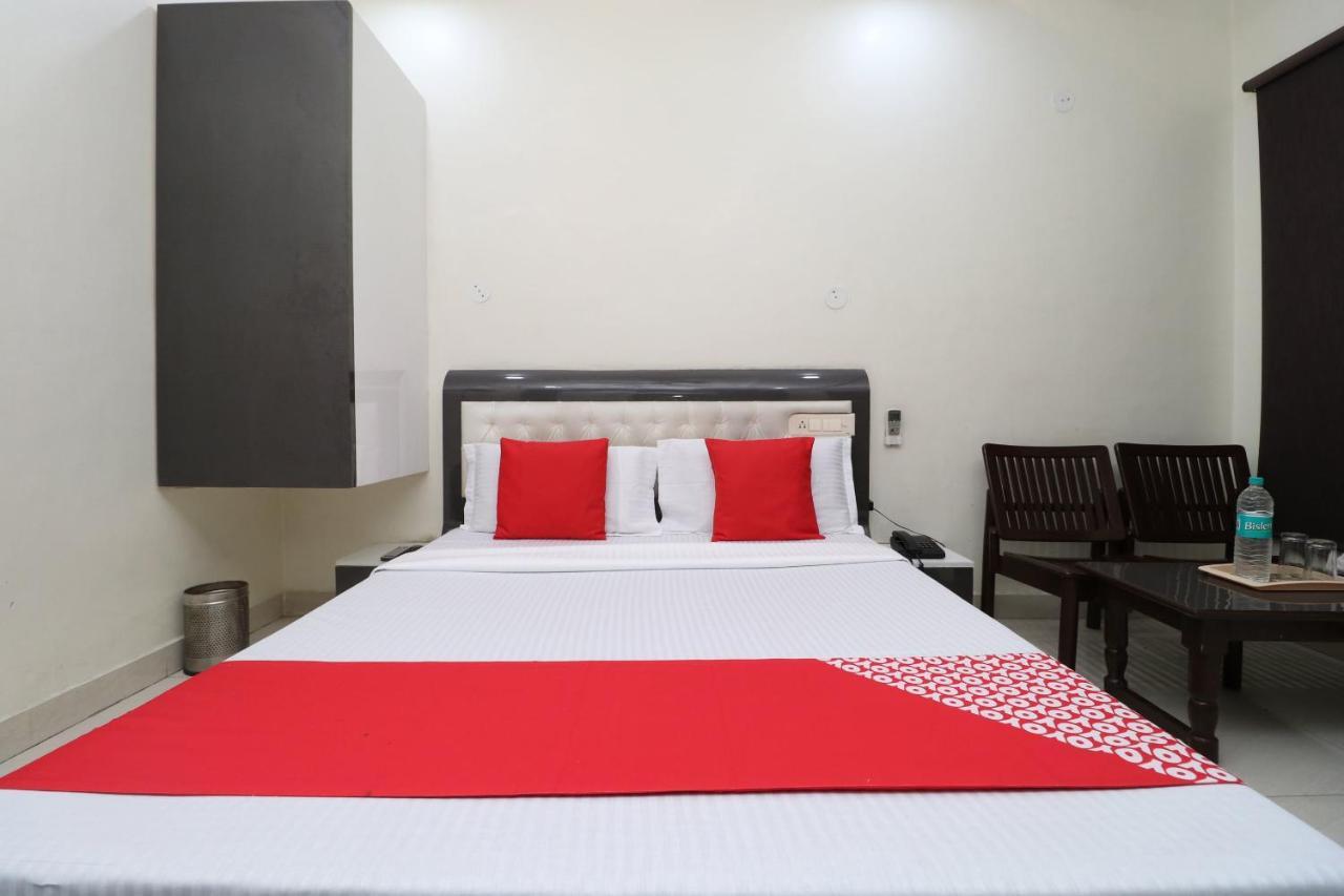 לודהיאנה Oyo 29637 Hotel Kakkar מראה חיצוני תמונה